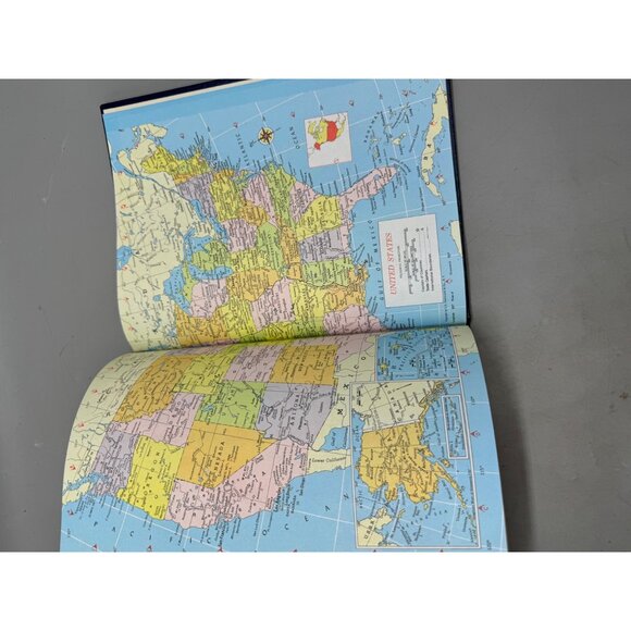 Websters New Universal Unabridged Dictionary Deluxe 2nd Edition hardcover book - Picture 14 of 16